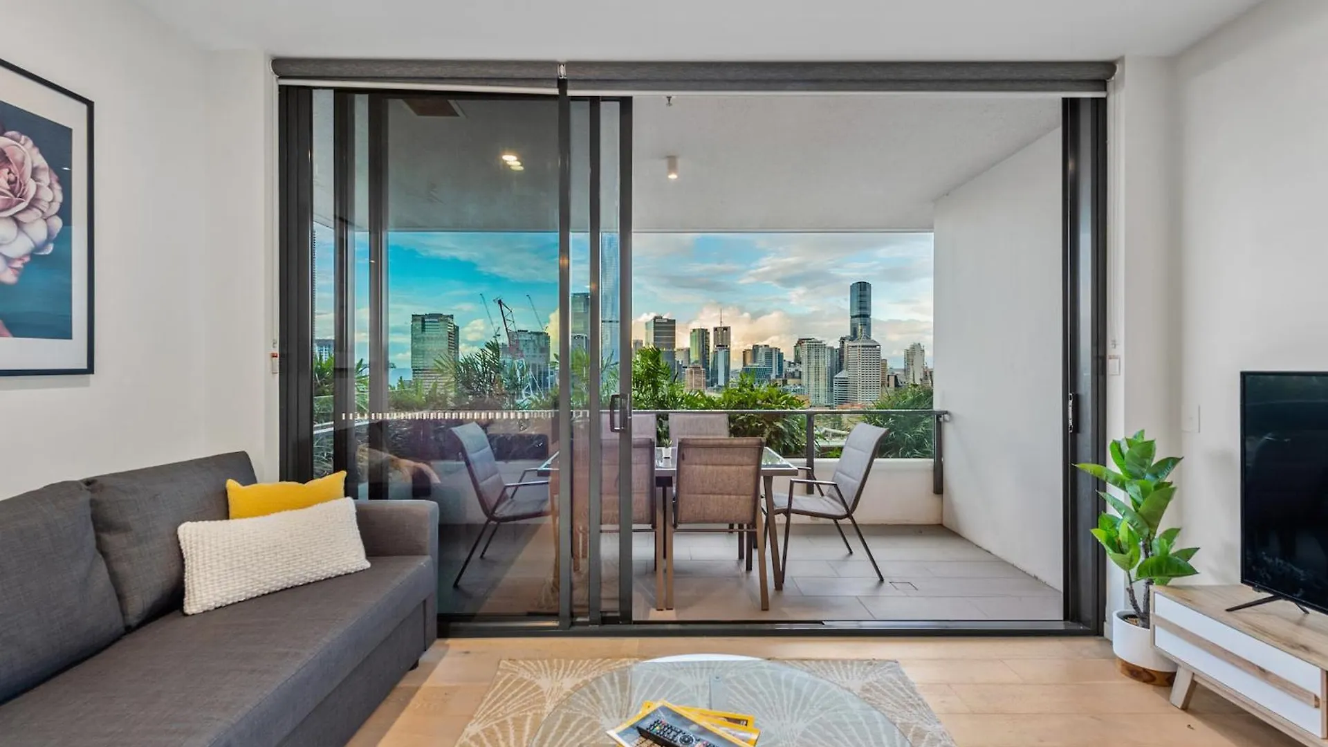Million Dollar Views With King Bed, Pool, Gym, Wifi Apartment Brisbane